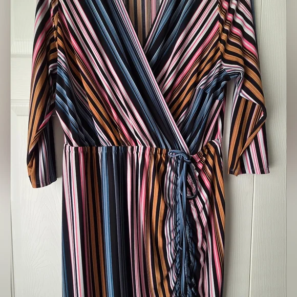 Lane Bryant Surplice-Neck Side-Ruched Midi Dress Size 18/20 - Picture 7 of 15